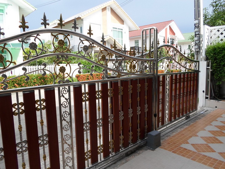 บริษัท แด็ด ออโต้ดอร์ จำกัด 